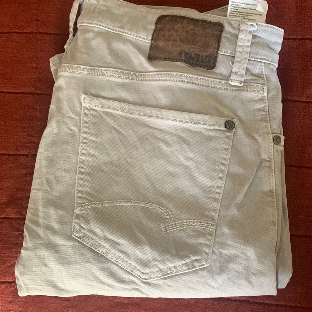 Mens Zach Mavi Jeans 34x34. Worn a handful of times.